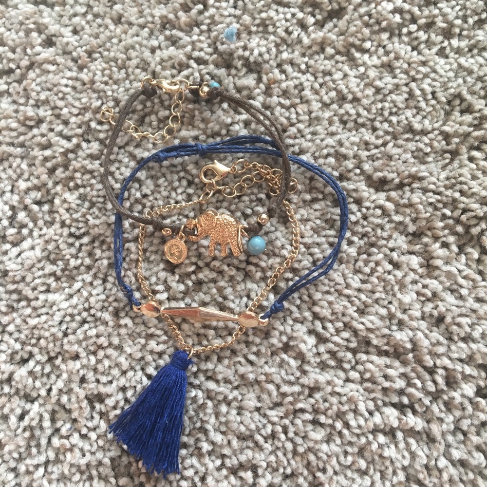 Set of bracelets
